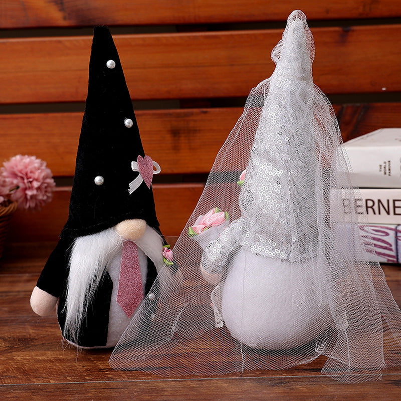 Wedding Gnome Couple