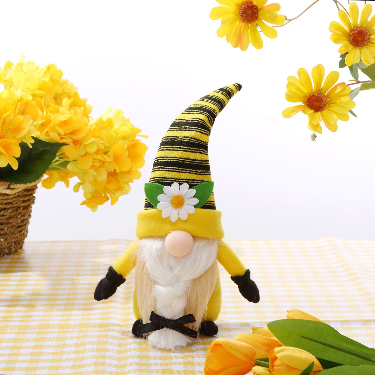 Daisy Honeybee Gnome